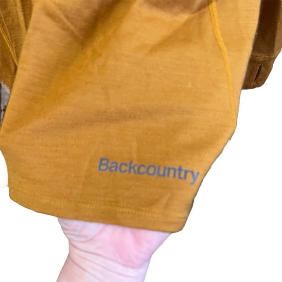Backcountry Men's 1/2 Zip-Up Merino Wool Base LayerSweater in Mustard XL - Picture 2 of 11